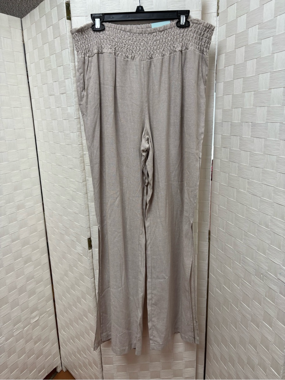 Nwt blue sol Women’s Wide-Leg Smocked Waist Pants - beige Large